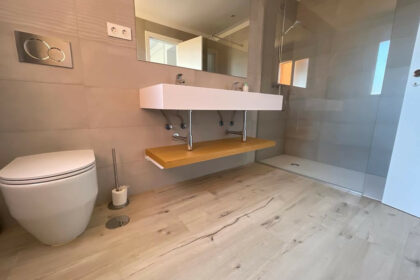 7ccbd9b0d245b249cab01ccf392b99f7 - 23