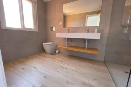 7ccbd9b0d245b249cab01ccf392b99f7 - 32