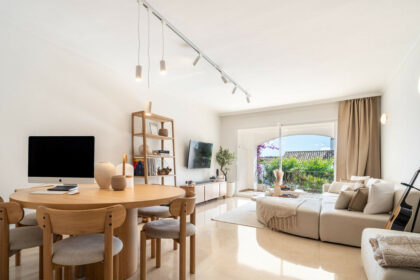 7deb2500e6861d6cb988f1106c46012e - 1