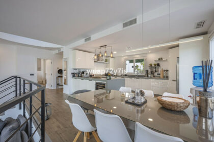 7ff94053a1fa964bdfe2cb54c7064800 - 13