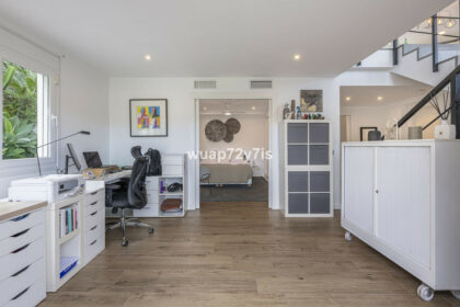 7ff94053a1fa964bdfe2cb54c7064800 - 28