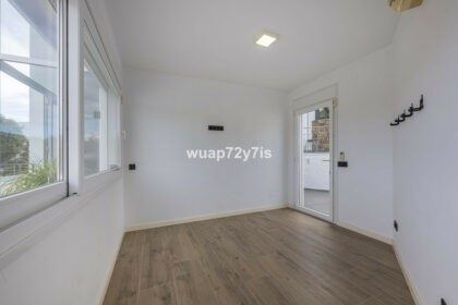 7ff94053a1fa964bdfe2cb54c7064800 - 41