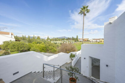 7ff94053a1fa964bdfe2cb54c7064800 - 53