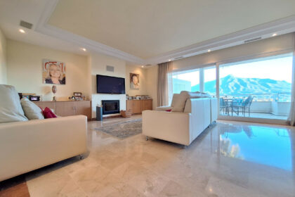 8094bcaca3cc9bedf191b38496390643 - 16