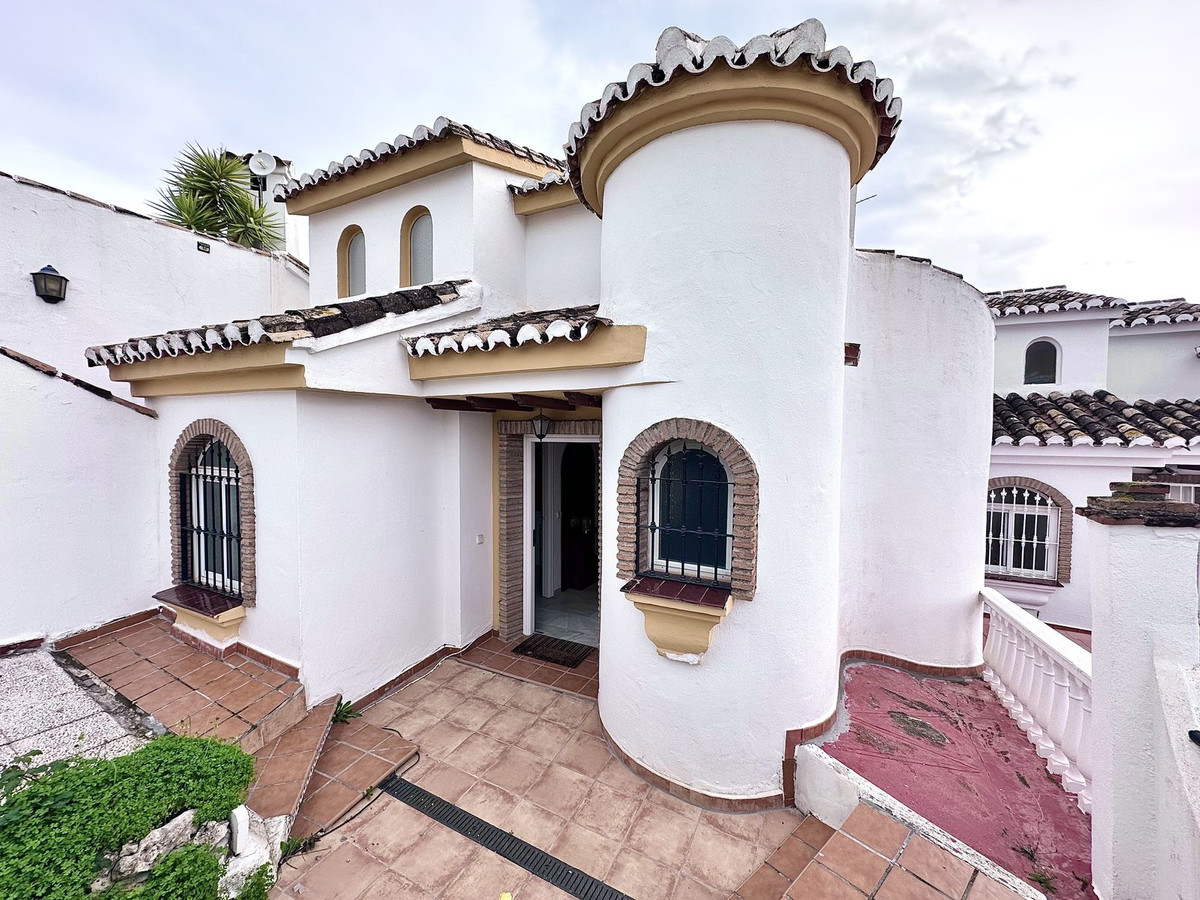 83275d7ef9347bc960ca5bc48f735a1c - 1