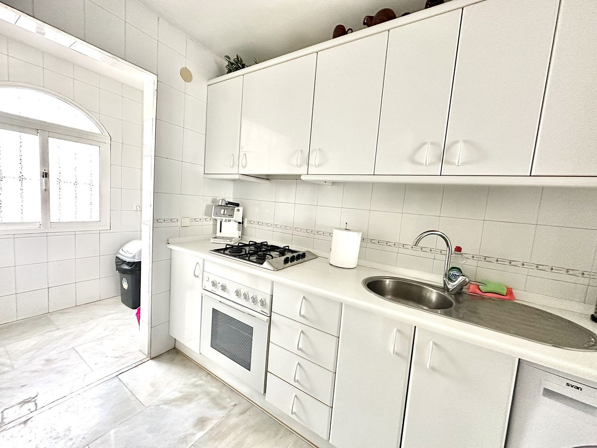 83275d7ef9347bc960ca5bc48f735a1c - 11