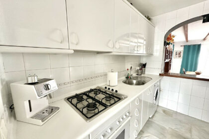 83275d7ef9347bc960ca5bc48f735a1c - 12