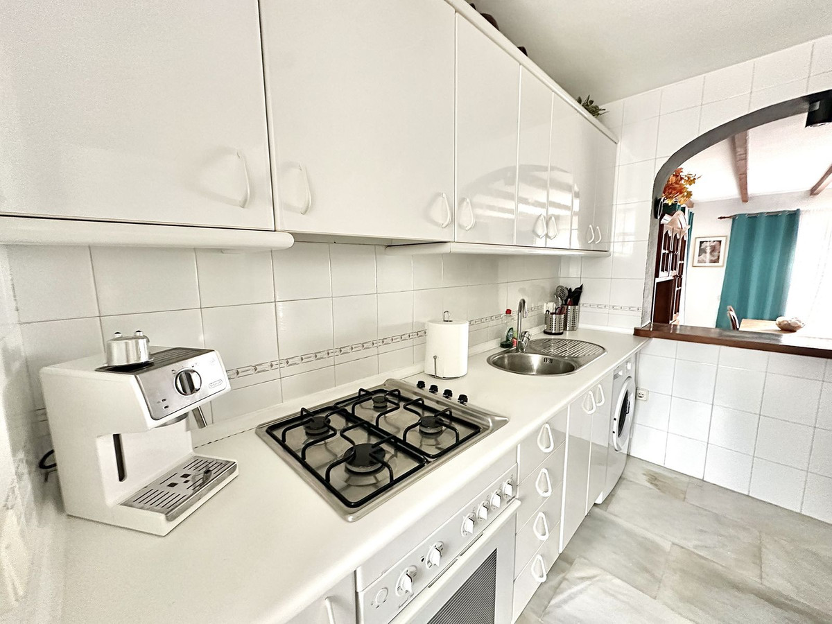 83275d7ef9347bc960ca5bc48f735a1c - 12