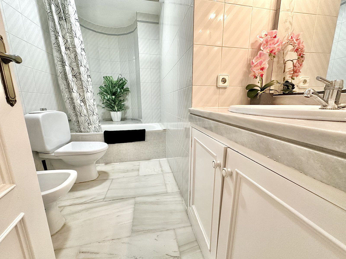 83275d7ef9347bc960ca5bc48f735a1c - 20