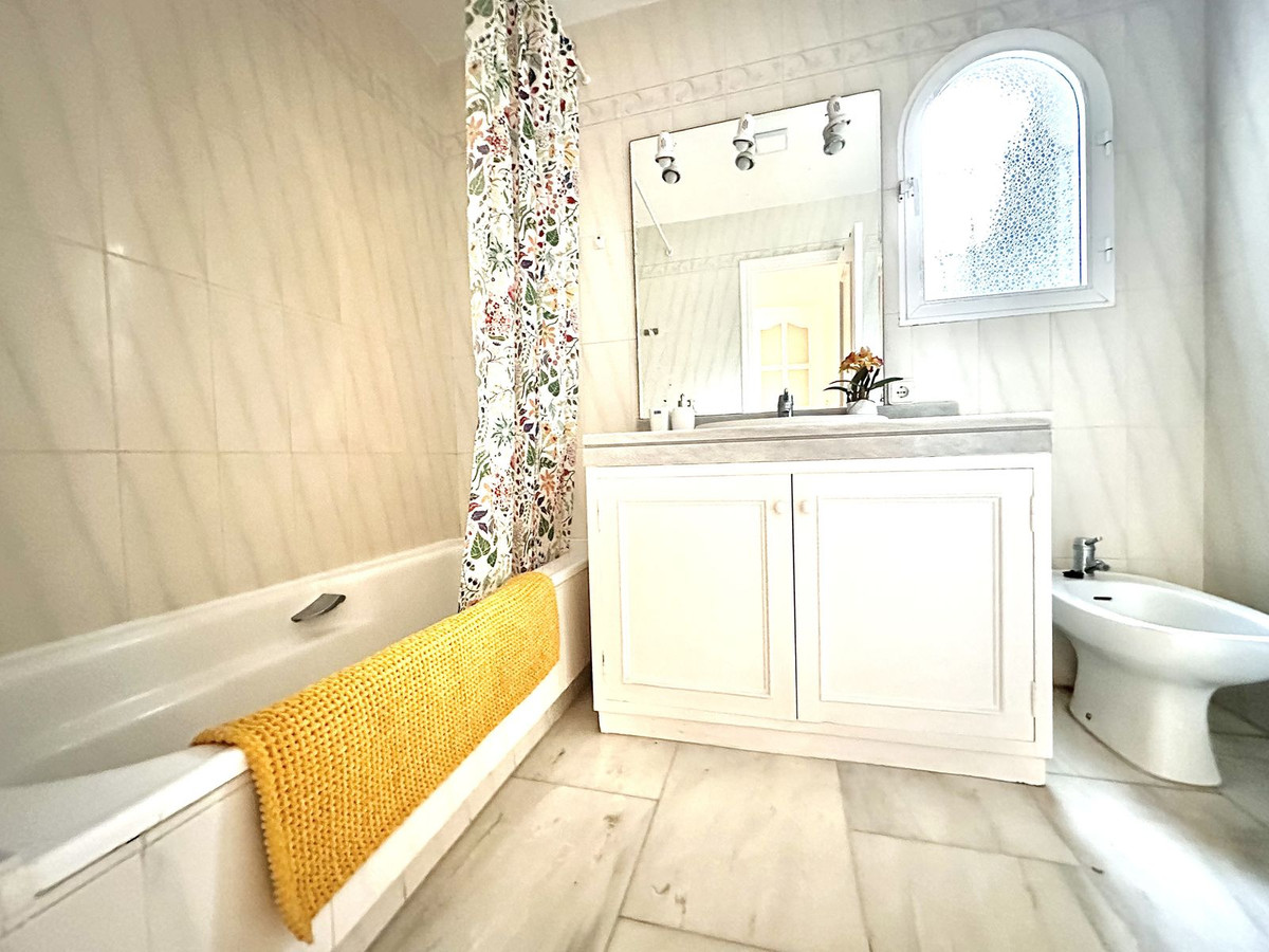 83275d7ef9347bc960ca5bc48f735a1c - 21