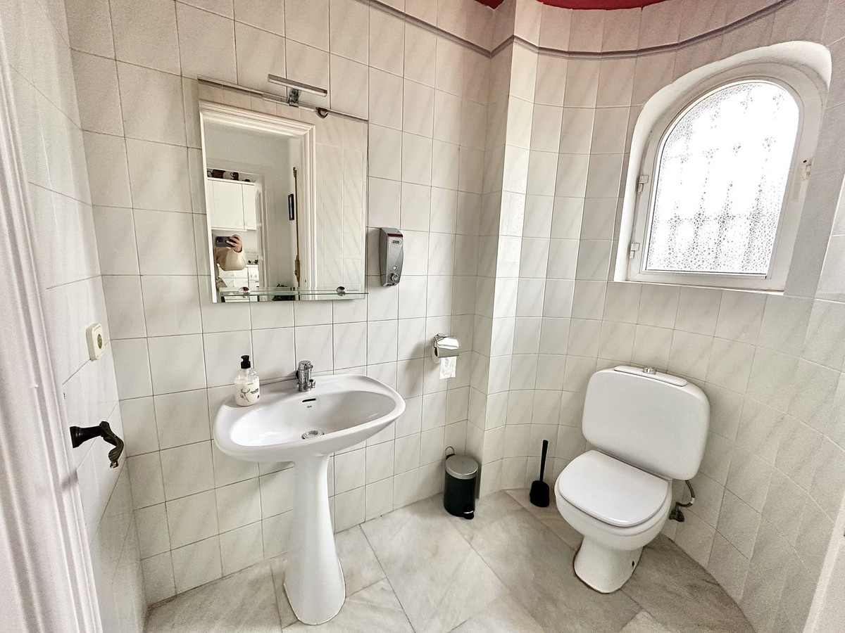 83275d7ef9347bc960ca5bc48f735a1c - 22