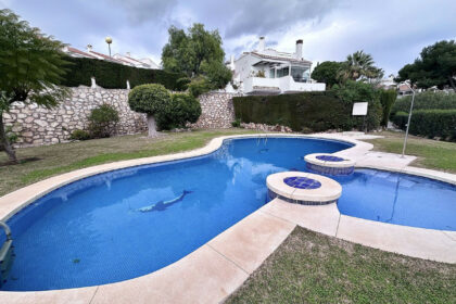 83275d7ef9347bc960ca5bc48f735a1c - 24