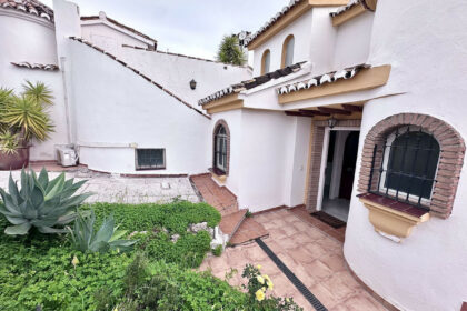 83275d7ef9347bc960ca5bc48f735a1c - 30