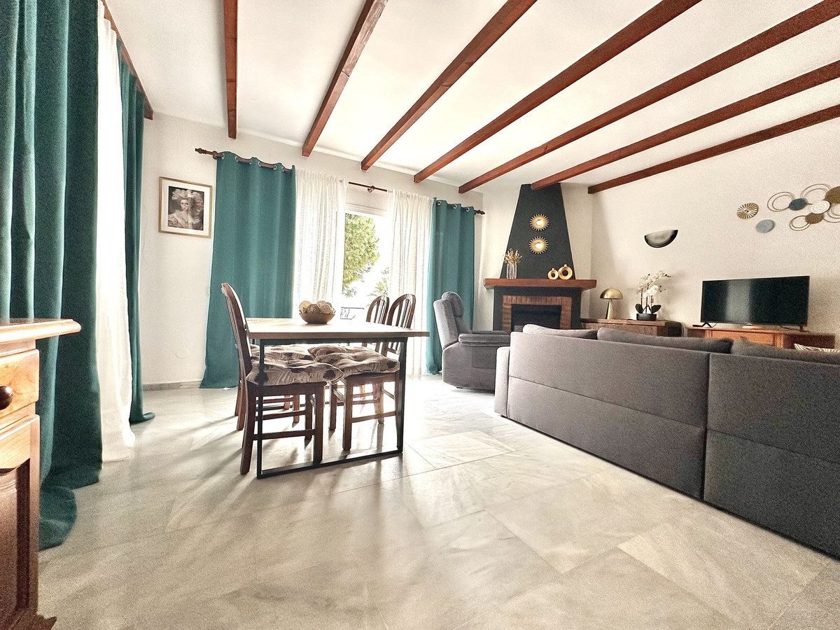 83275d7ef9347bc960ca5bc48f735a1c - 4