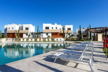 854296a3f615e8d1e2879c7517335f58 - 1