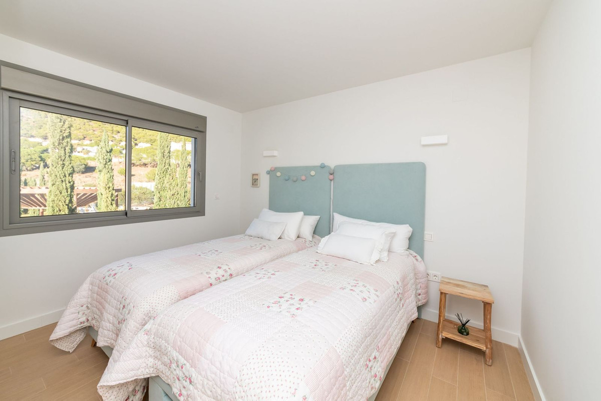 854296a3f615e8d1e2879c7517335f58 - 12