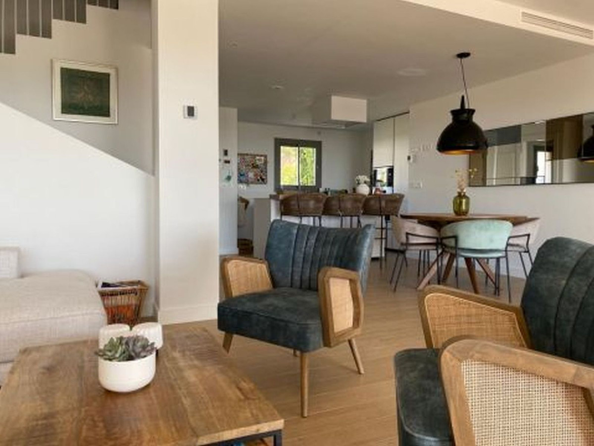 854296a3f615e8d1e2879c7517335f58 - 4