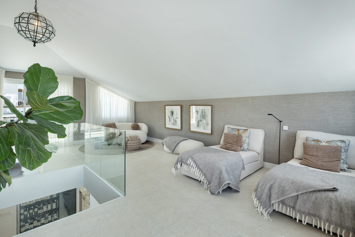 857452b86f420585c419f90594a2cd40 - 18