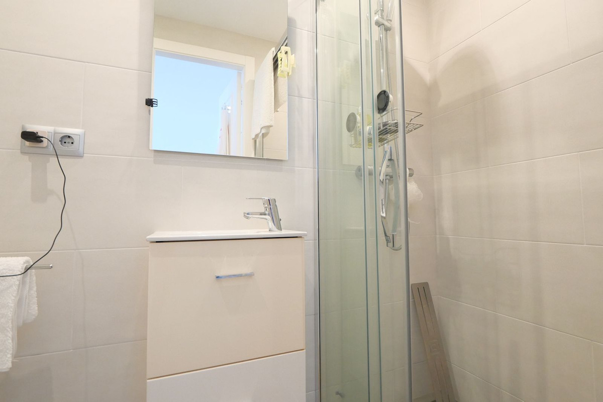 86993d99ae73b0448bddf5aab7dd5541 - 11