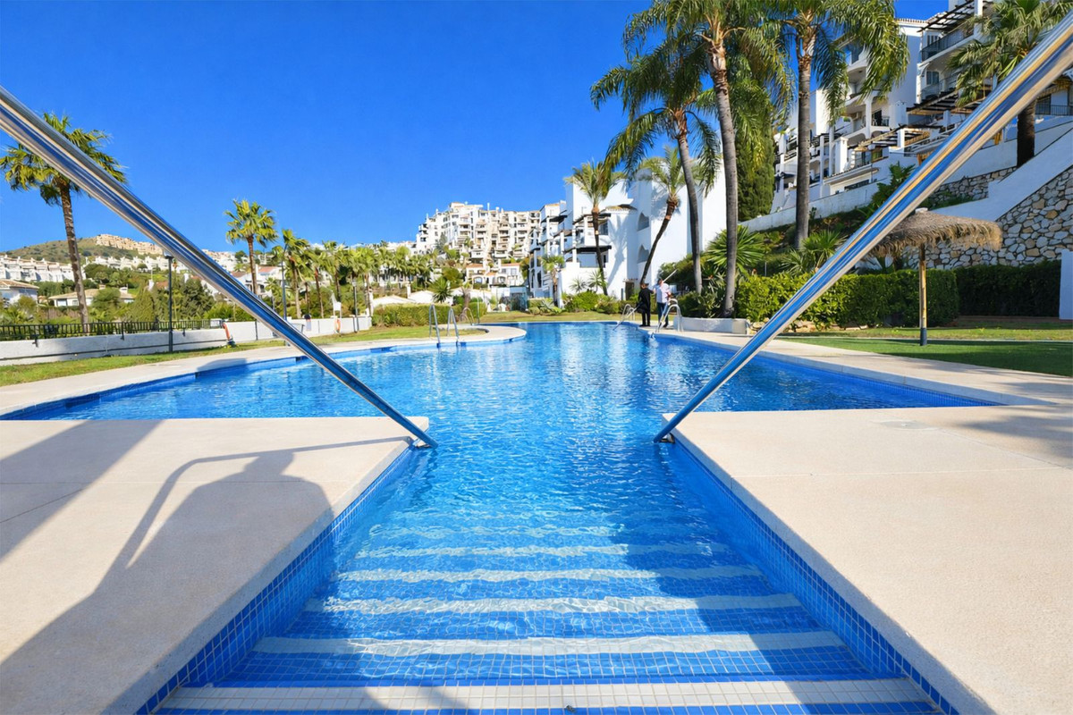 86993d99ae73b0448bddf5aab7dd5541 - 16