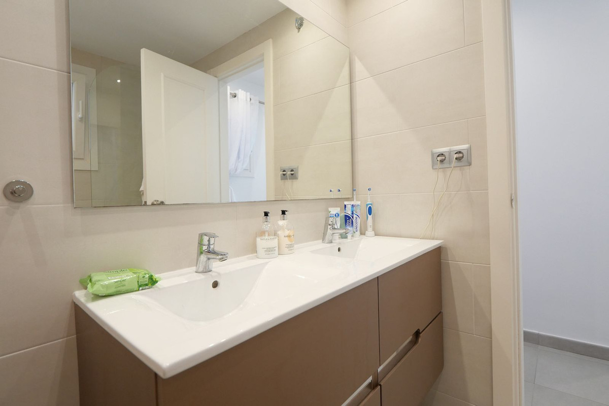 86993d99ae73b0448bddf5aab7dd5541 - 18