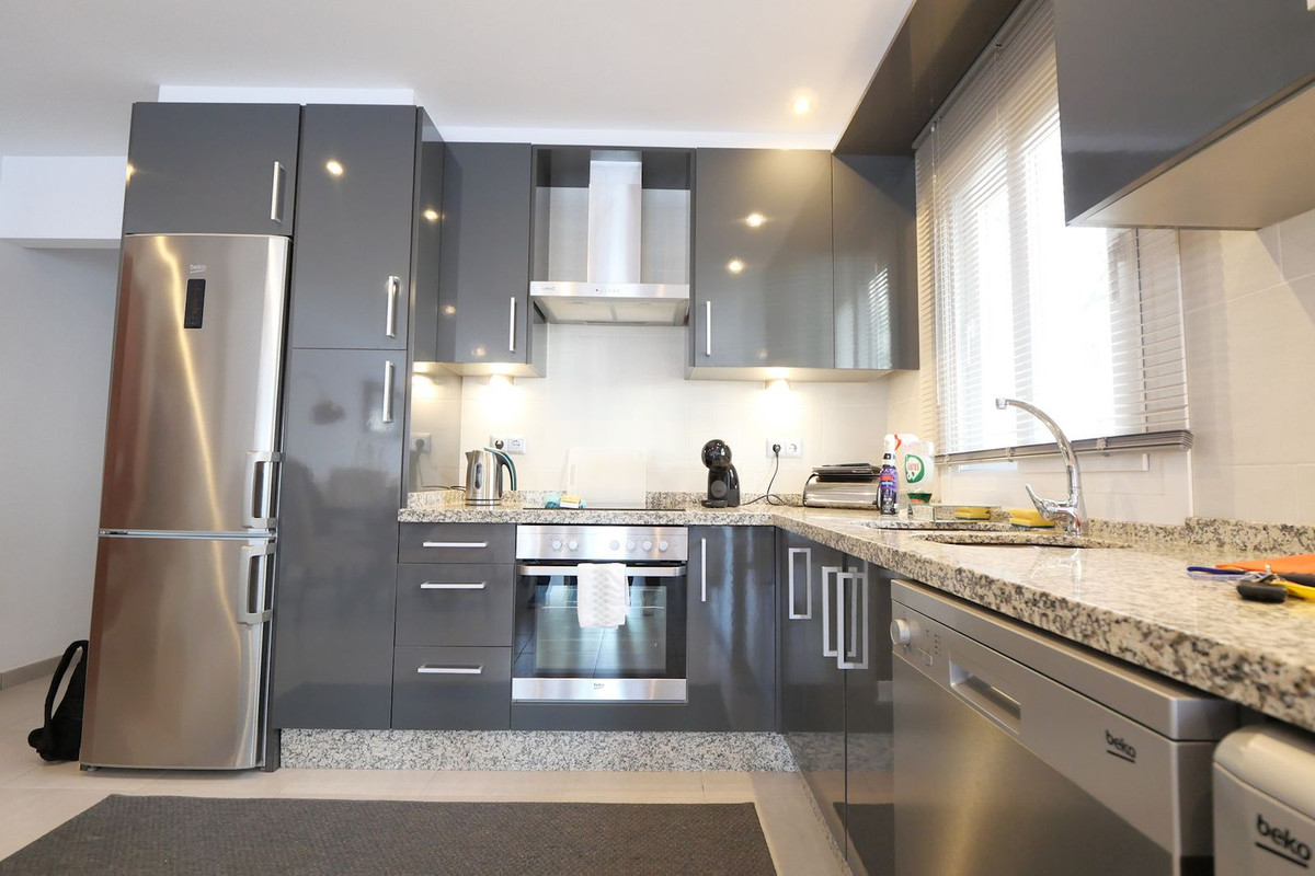 86993d99ae73b0448bddf5aab7dd5541 - 26