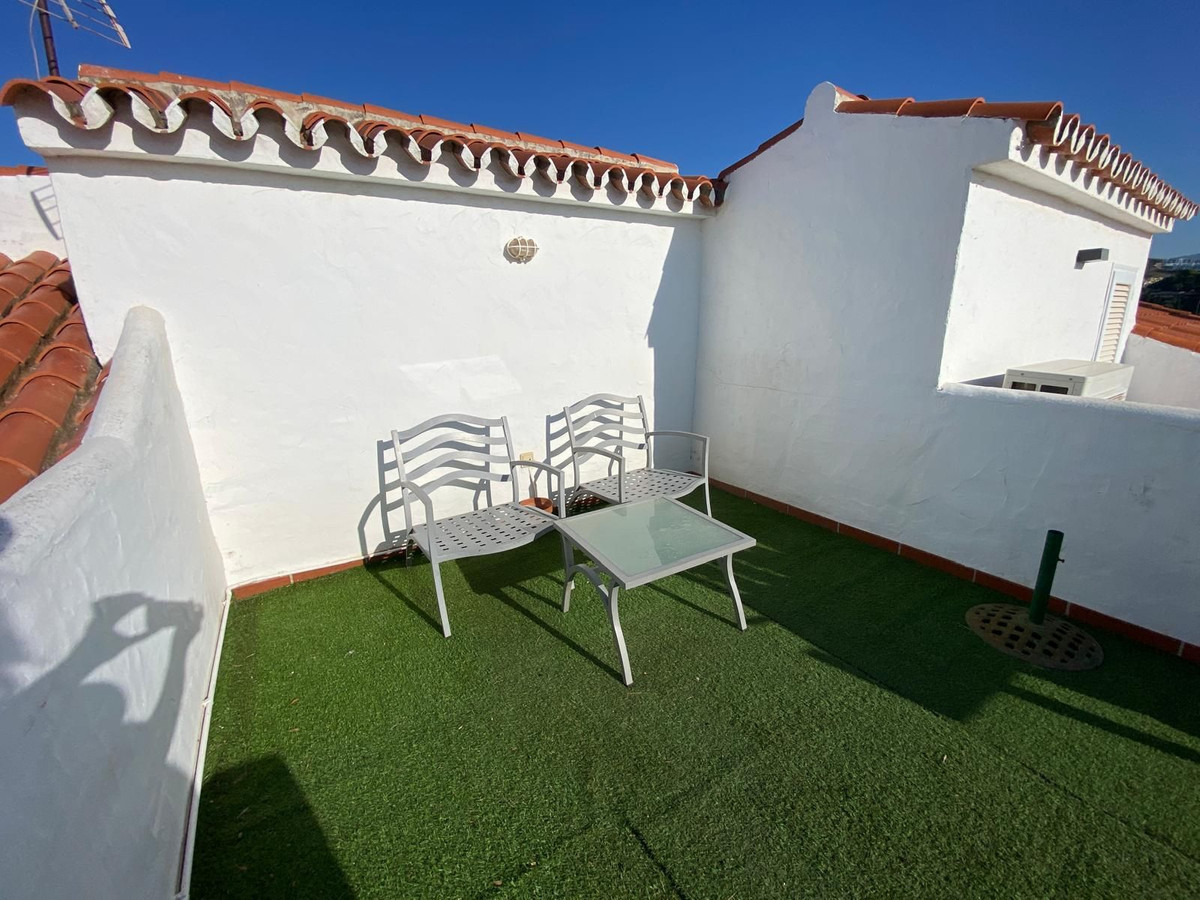 8b4b1fa2a306b998a0d60d7438953c9c - 34