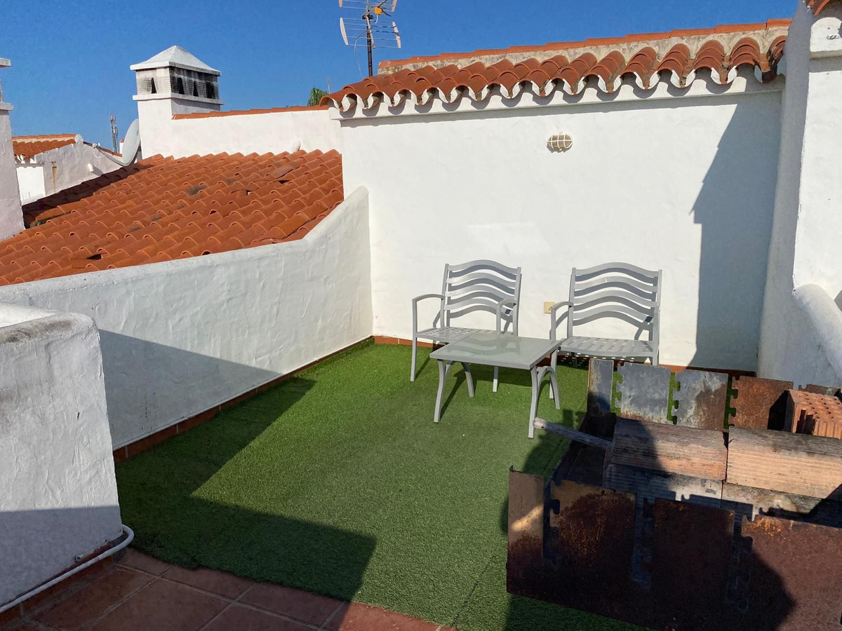 8b4b1fa2a306b998a0d60d7438953c9c - 35