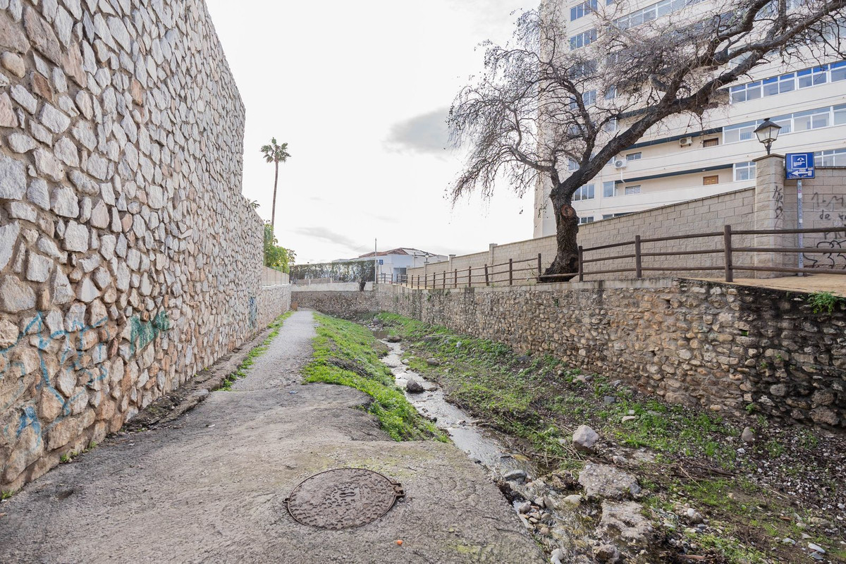 8ccc225d929b28eabc06ad49167ac58f - 18