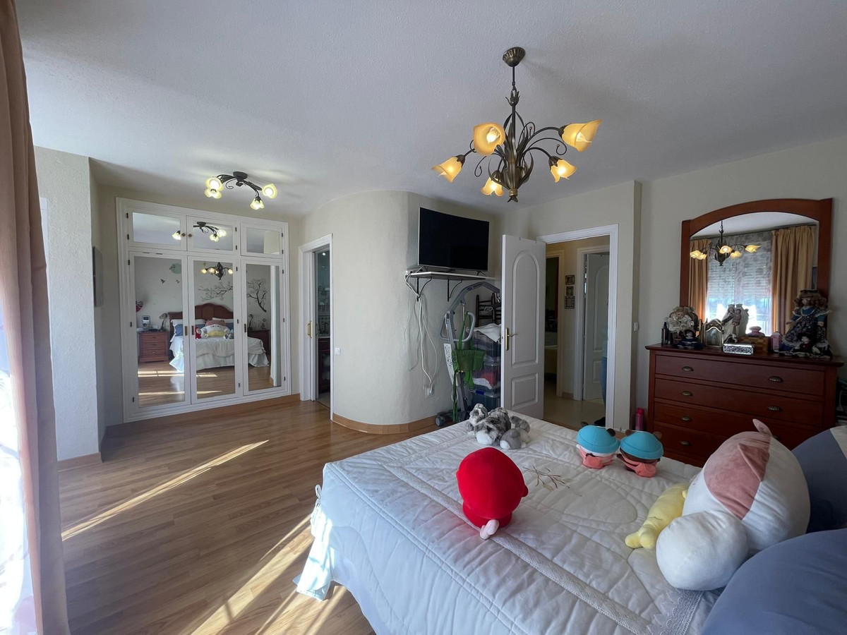 8d6e9e26c19c6141129a08ebef9953a8 - 77