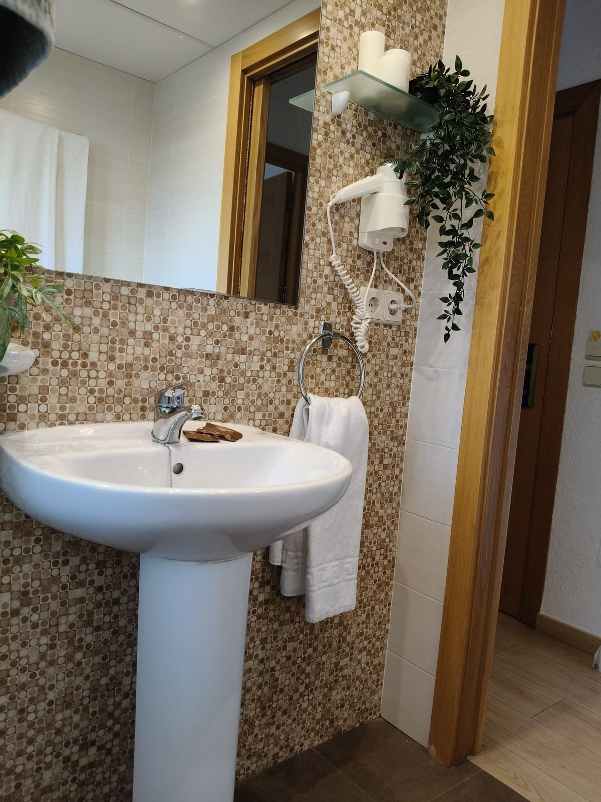 8db4e396a6e84f75e2236de85046e793 - 25