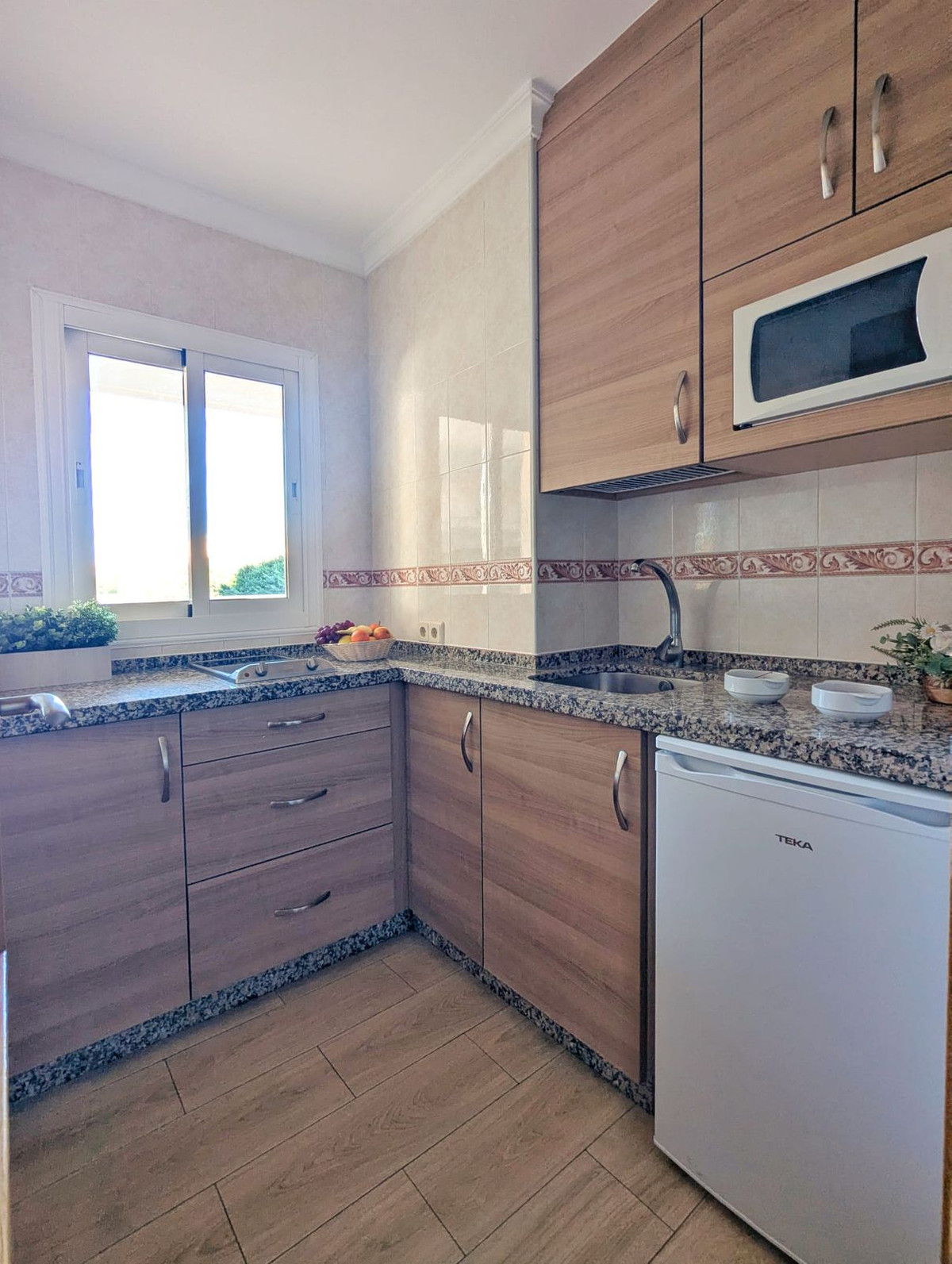 8db4e396a6e84f75e2236de85046e793 - 4