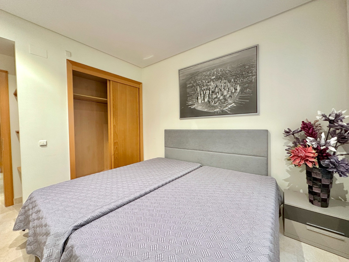 8fbce1b26bf0a696a5f06cb4e487f14d - 17