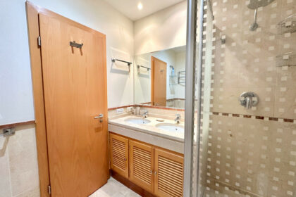 8fbce1b26bf0a696a5f06cb4e487f14d - 20