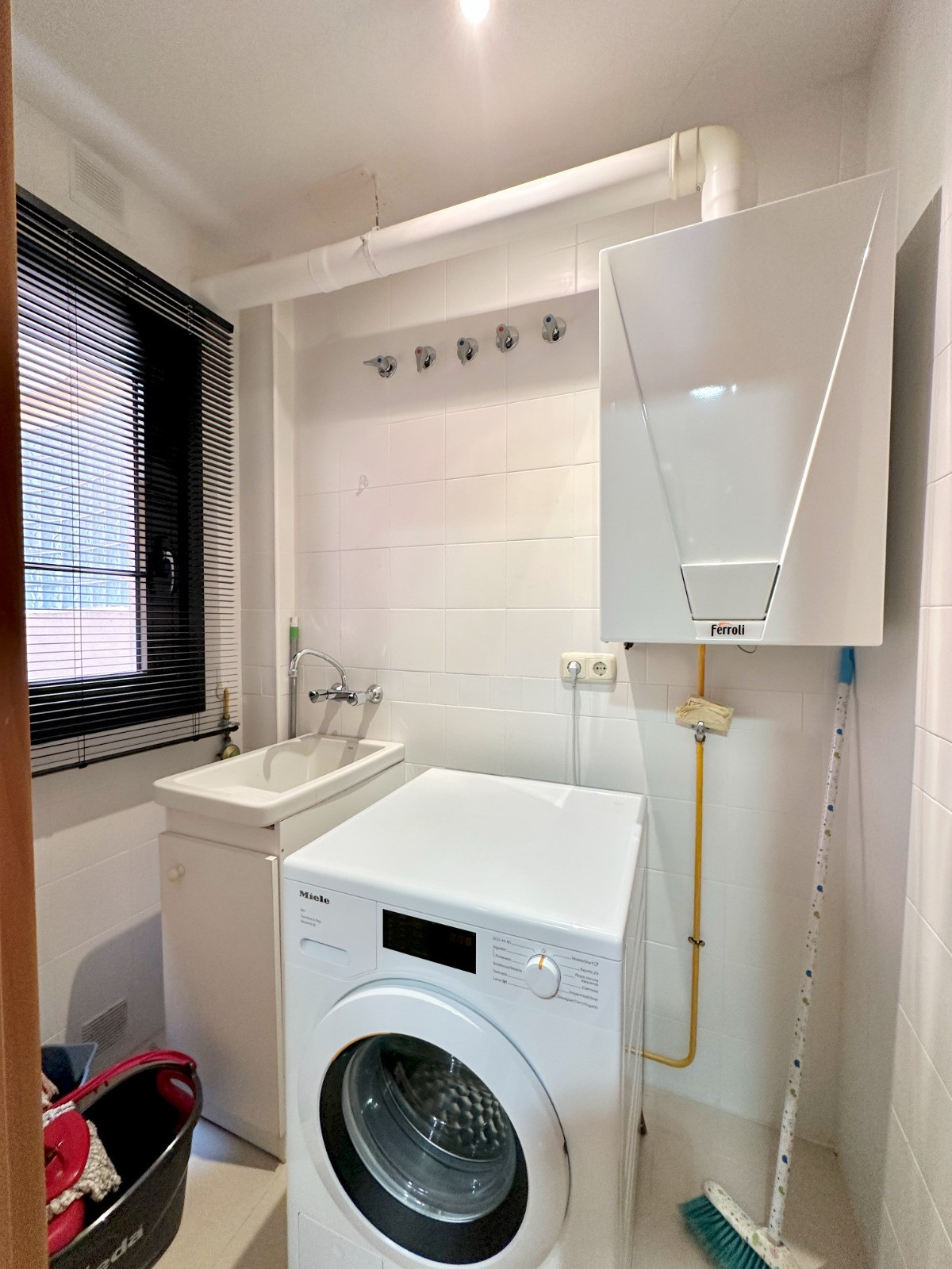 8fbce1b26bf0a696a5f06cb4e487f14d - 21