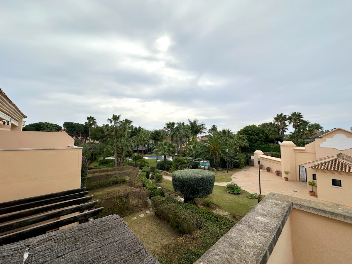 8fbce1b26bf0a696a5f06cb4e487f14d - 25