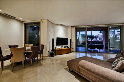 90b17a2cae818f46d20030b06df84845 - 24