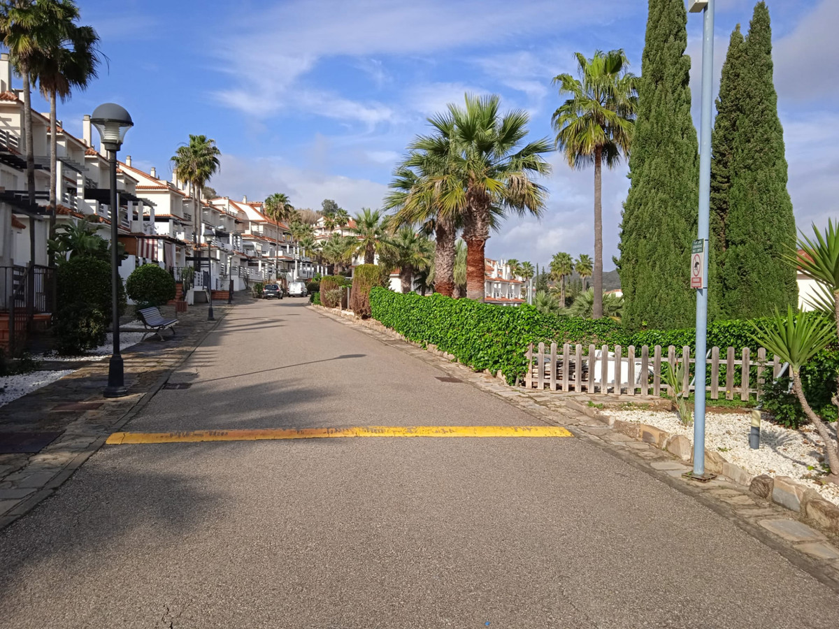 96255804f11ae572a102f351099fb699 - 31