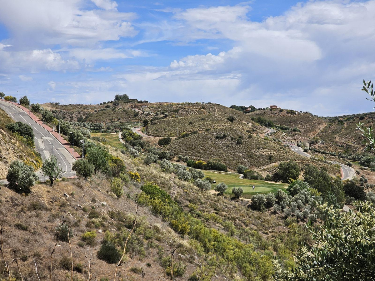 96f16b3c625d13167806ffee508e94f6 - 10