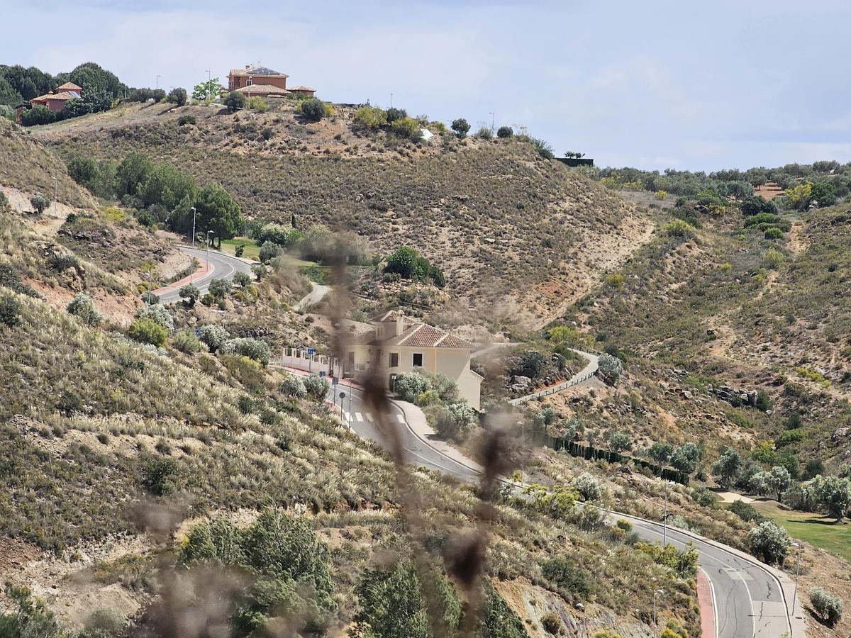 96f16b3c625d13167806ffee508e94f6 - 6