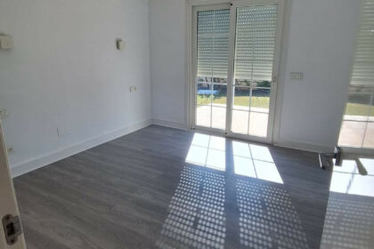 9947f7ee42a734949128919f8c1dbc1a - 12