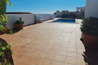 9947f7ee42a734949128919f8c1dbc1a - 3