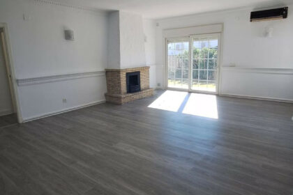 9947f7ee42a734949128919f8c1dbc1a - 8