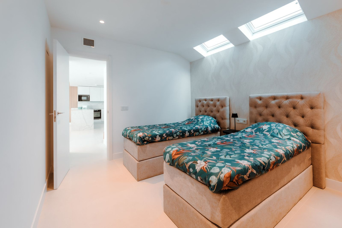 9d5828d3d9bb34e6cfa4fd54852b0ac6 - 15