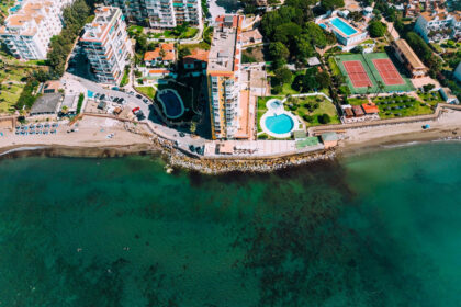 9dfc959dd45c84c121759d4cbeee763f - 12