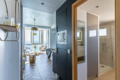 9dfc959dd45c84c121759d4cbeee763f - 8