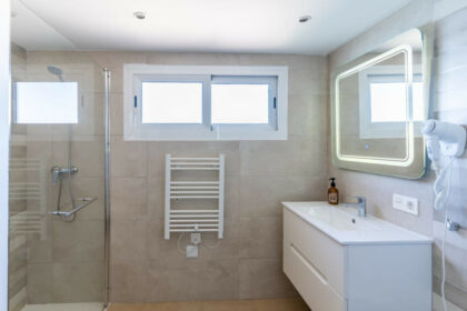 9dfc959dd45c84c121759d4cbeee763f - 9