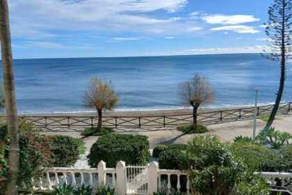 a0c5793cc549df32388afcd5600880b8 - 1