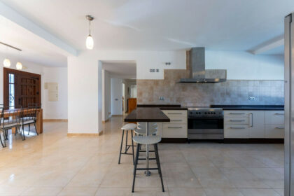 a38e24c412f7b1d34a89df65d8436e48 - 12