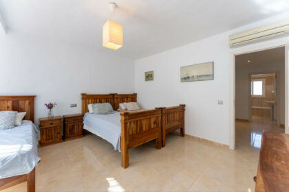 a38e24c412f7b1d34a89df65d8436e48 - 19